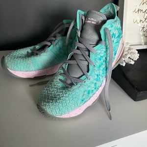 Lebron 17 GS “South Beach” Aqua/Pink Men’s Size 7